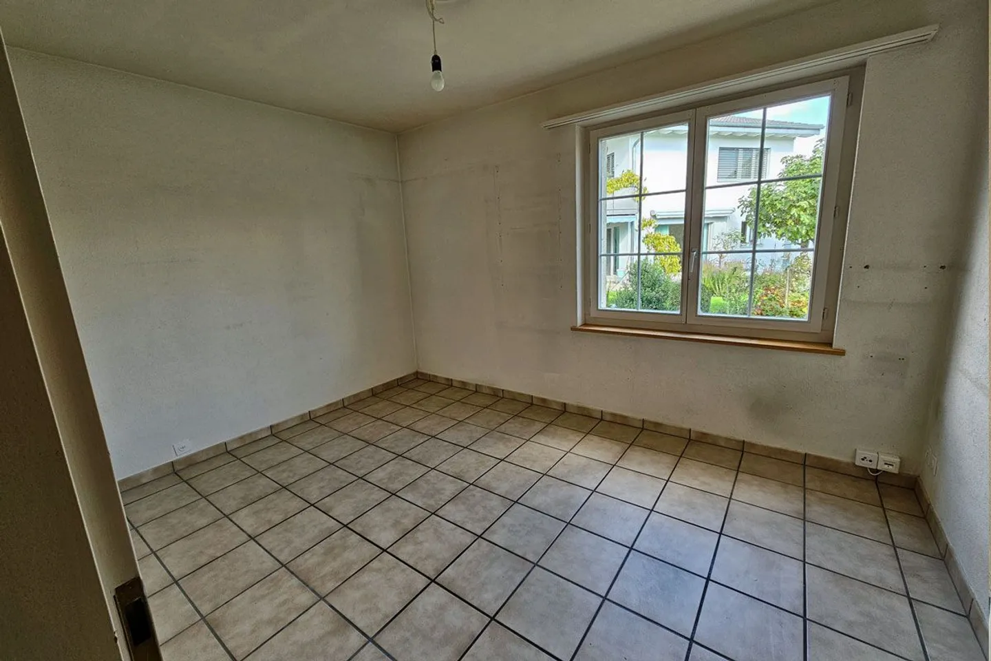 Incantevole casa unifamiliare di 6,5 stanze con grande giardino - Foto 9 di 13