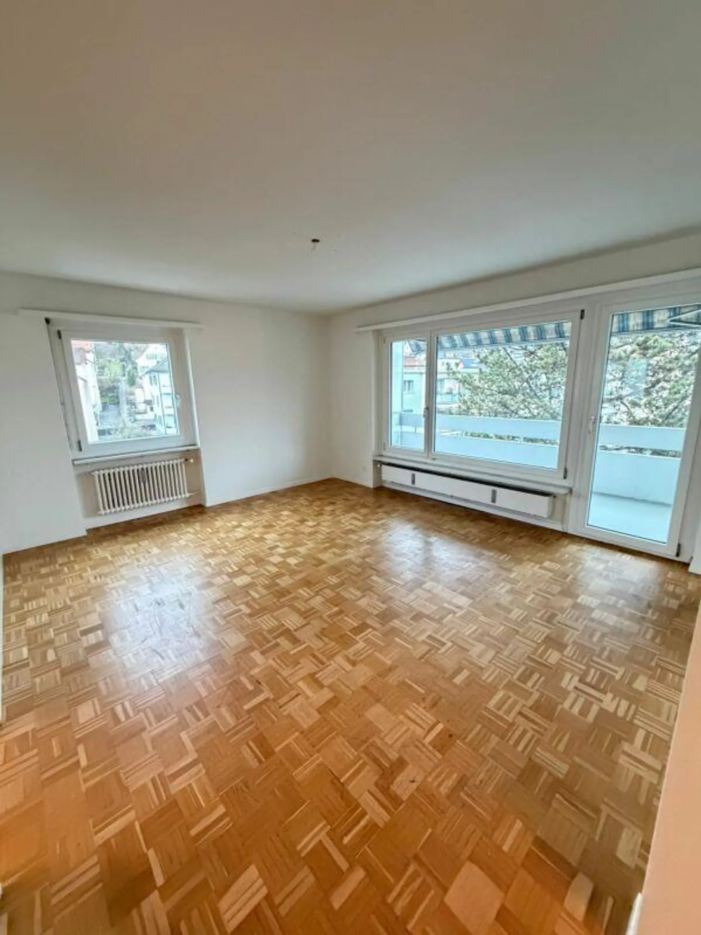 4.5 Apartment with large playground! - Photo 6 of 10