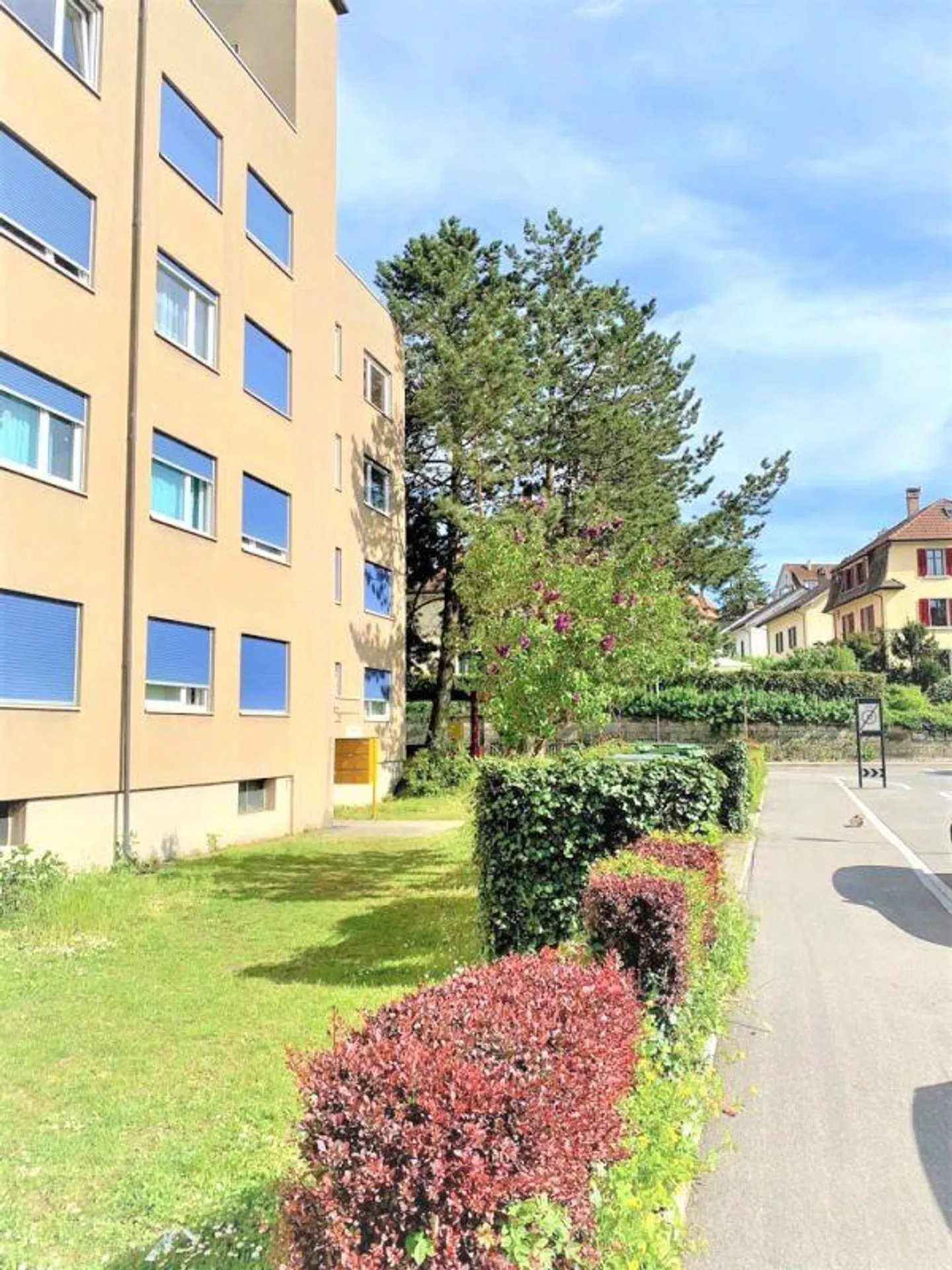 4.5 Apartment with large playground! - Photo 9 of 10