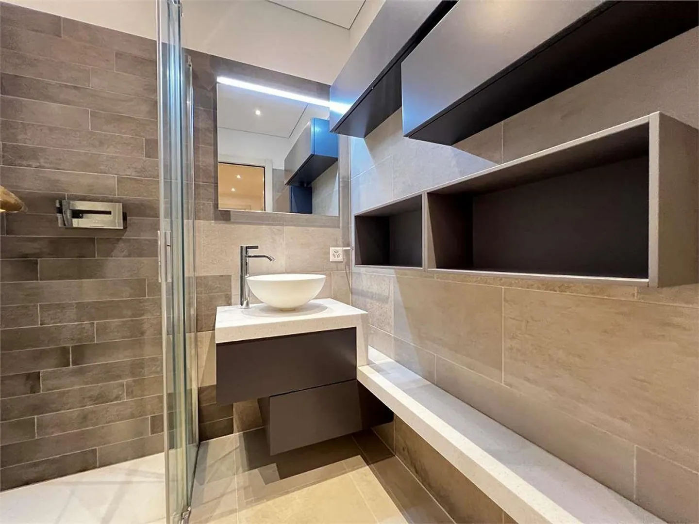 2686_Lugano, Elegant 5.5 rooms with lake view and private garden - Photo 9 of 13