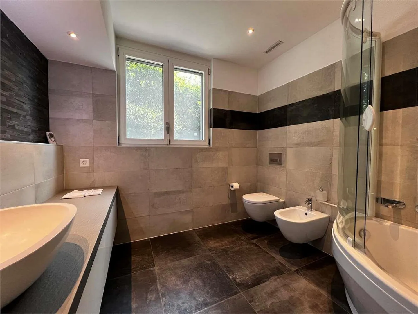 2686_Lugano, Elegant 5.5 rooms with lake view and private garden - Photo 11 of 13