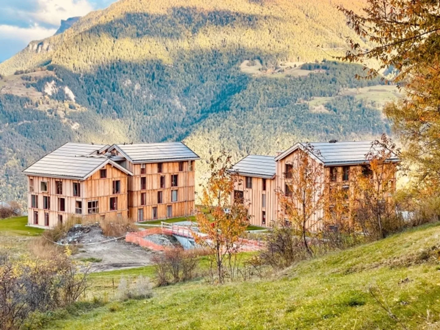 Appartement de jardin moderne 5.5 pièces à Zeneggen avec vue sur la montagne - Photo 8 sur 10
