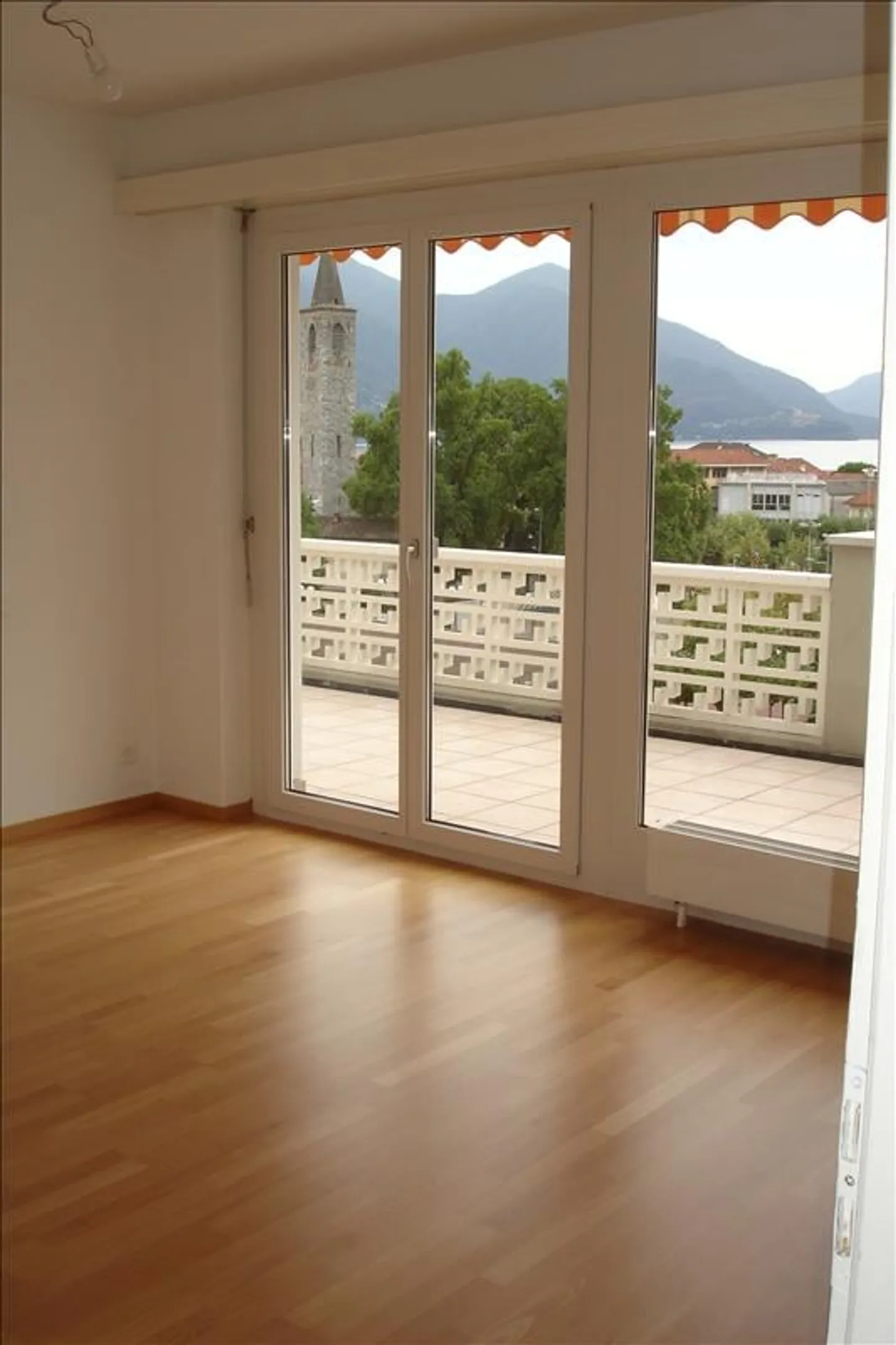 ASCONA AFFITTASI ATTICO 4.5 LOCALI - Foto 4 di 10