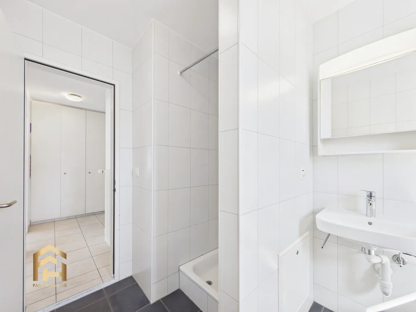 Spacious 4.5-room apartment with balcony in a quiet location - Photo 10 of 13