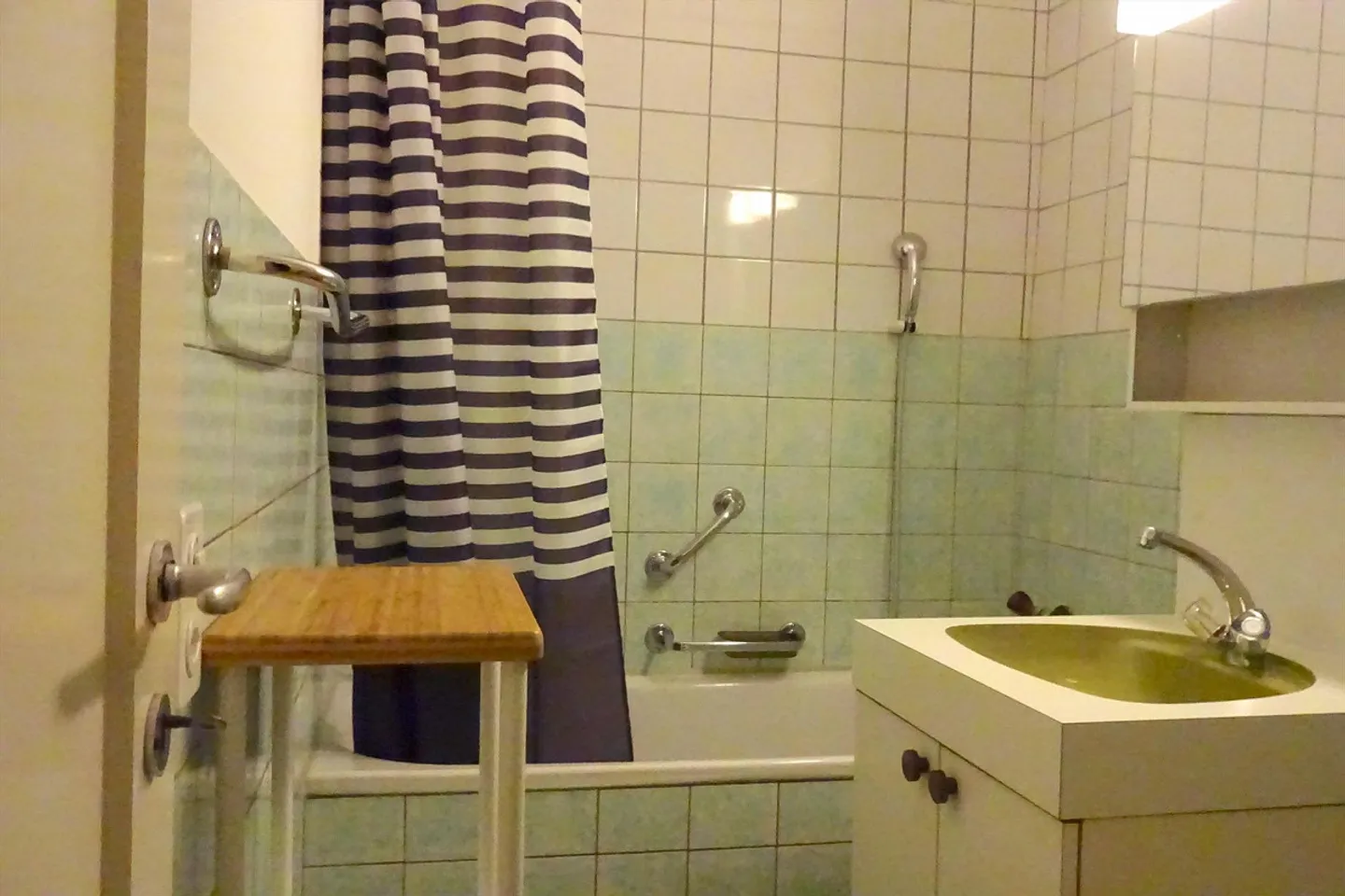 Beau studio meublé près de la gare de Badischer - Photo 5 sur 7