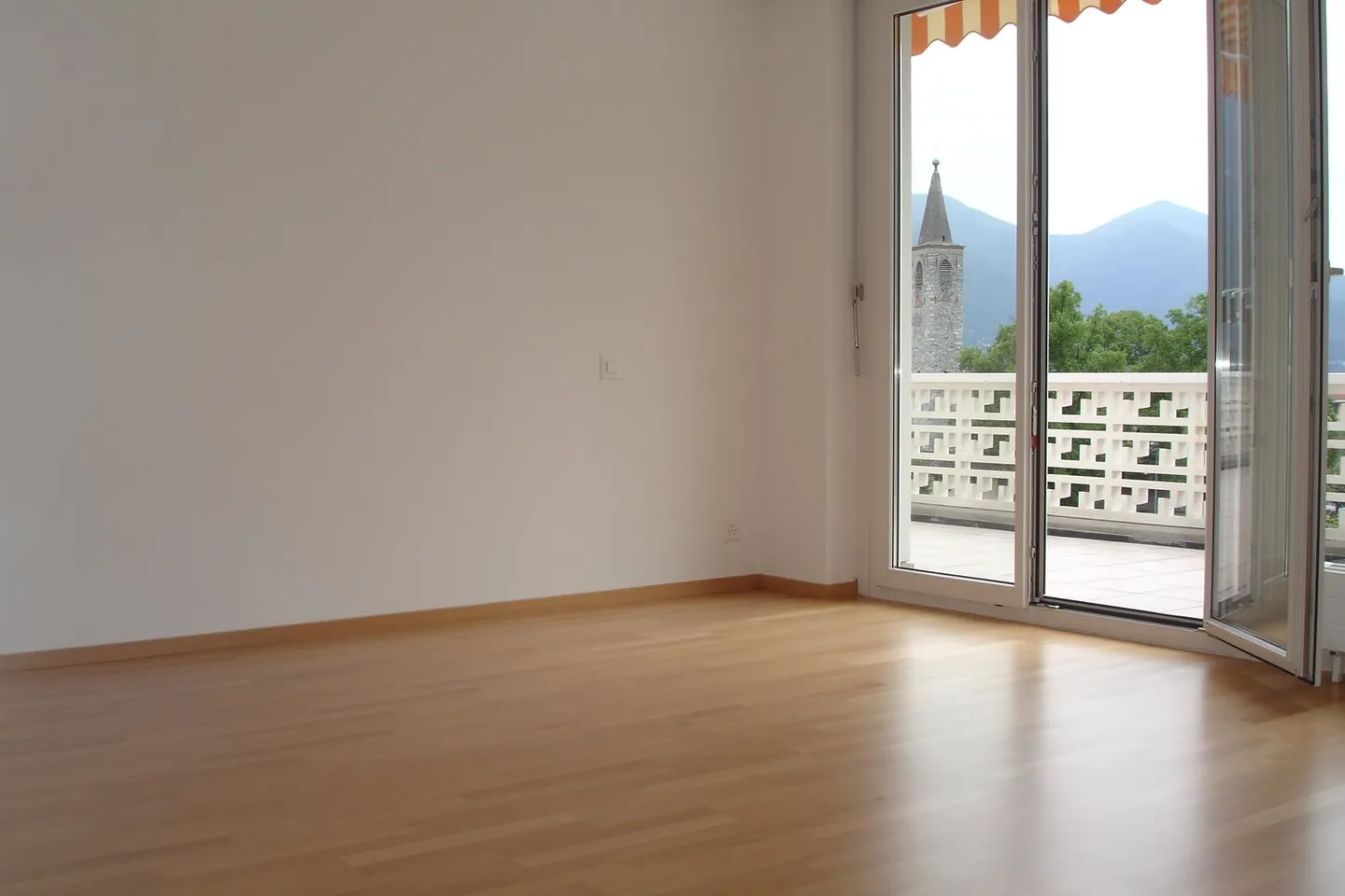 ASCONA AFFITTASI ATTICO 4.5 LOCALI - Foto 7 di 10