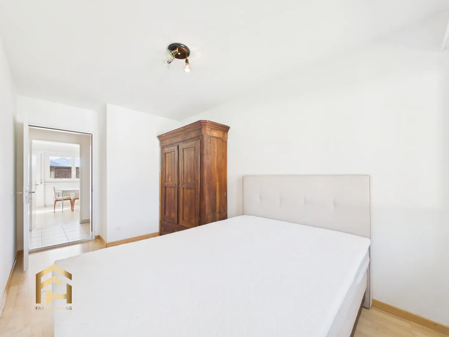Spacious 4.5-room apartment with balcony in a quiet location - Photo 6 of 13
