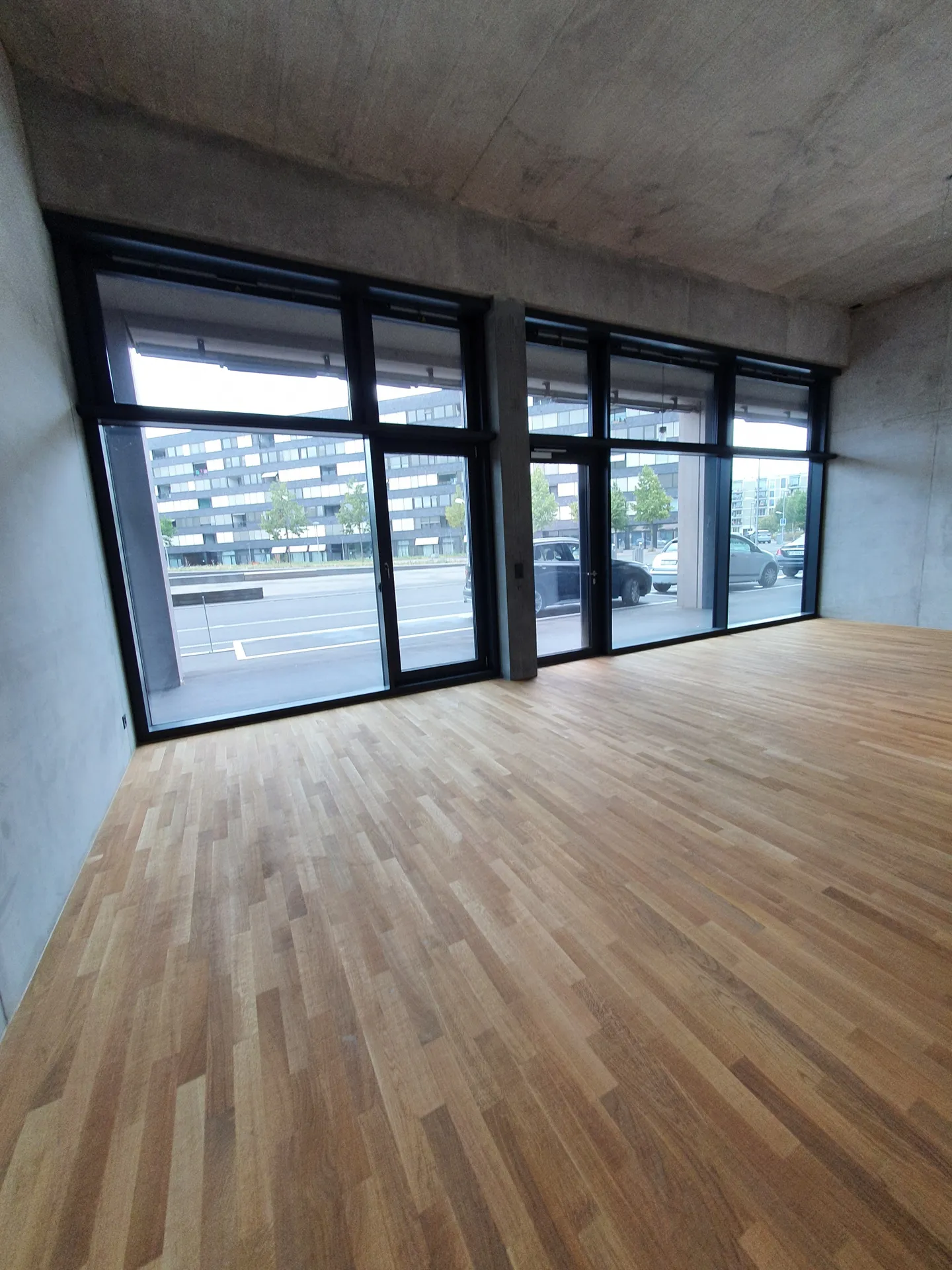 Vielseitige Atelier-/Verkaufsfläche - Foto 2 von 6