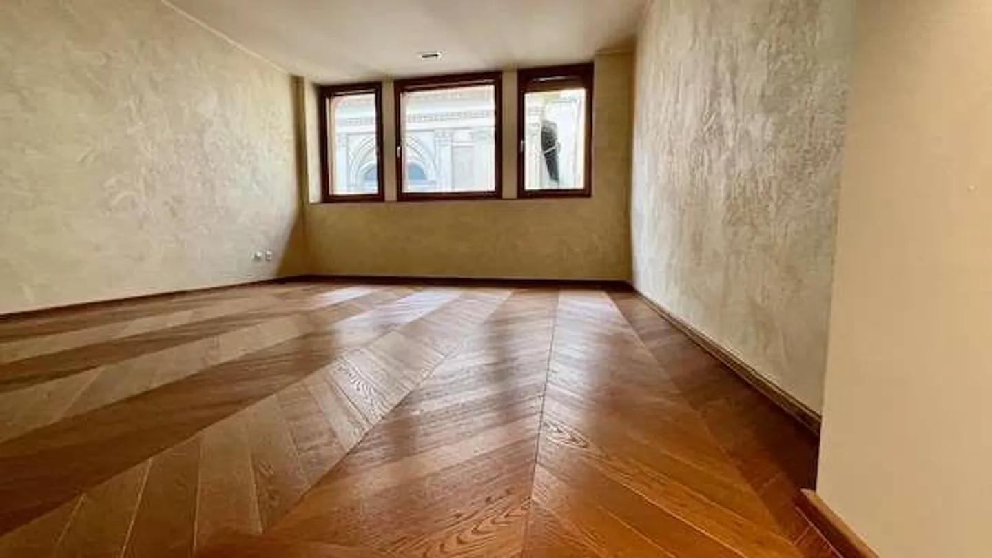 Charming luxury duplex apartment for rent Via Nassa in Lugano - Photo 11 of 13