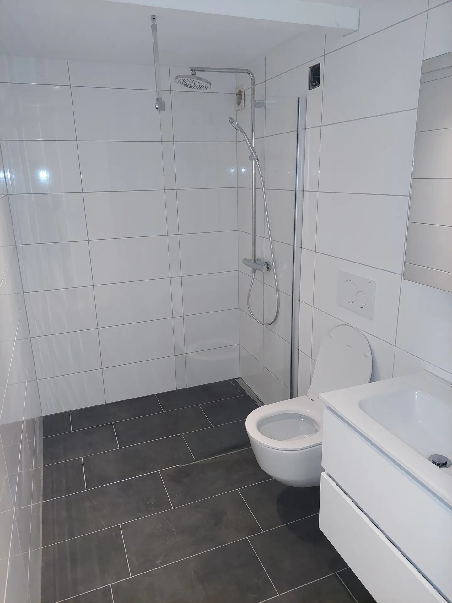 «Hochwertig sanierte 2.5 Zimmer Wohnung mit viel Gestaltungsspielraum» - Foto 1 von 10