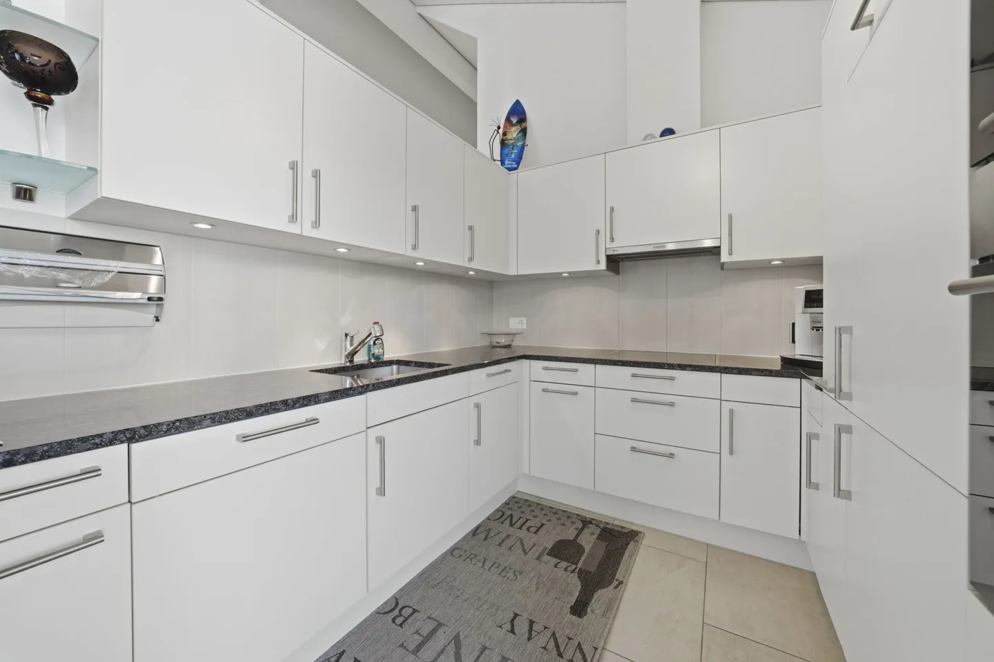 Geräumige Dachmaisonette mit Balkonen - Foto 7 von 24