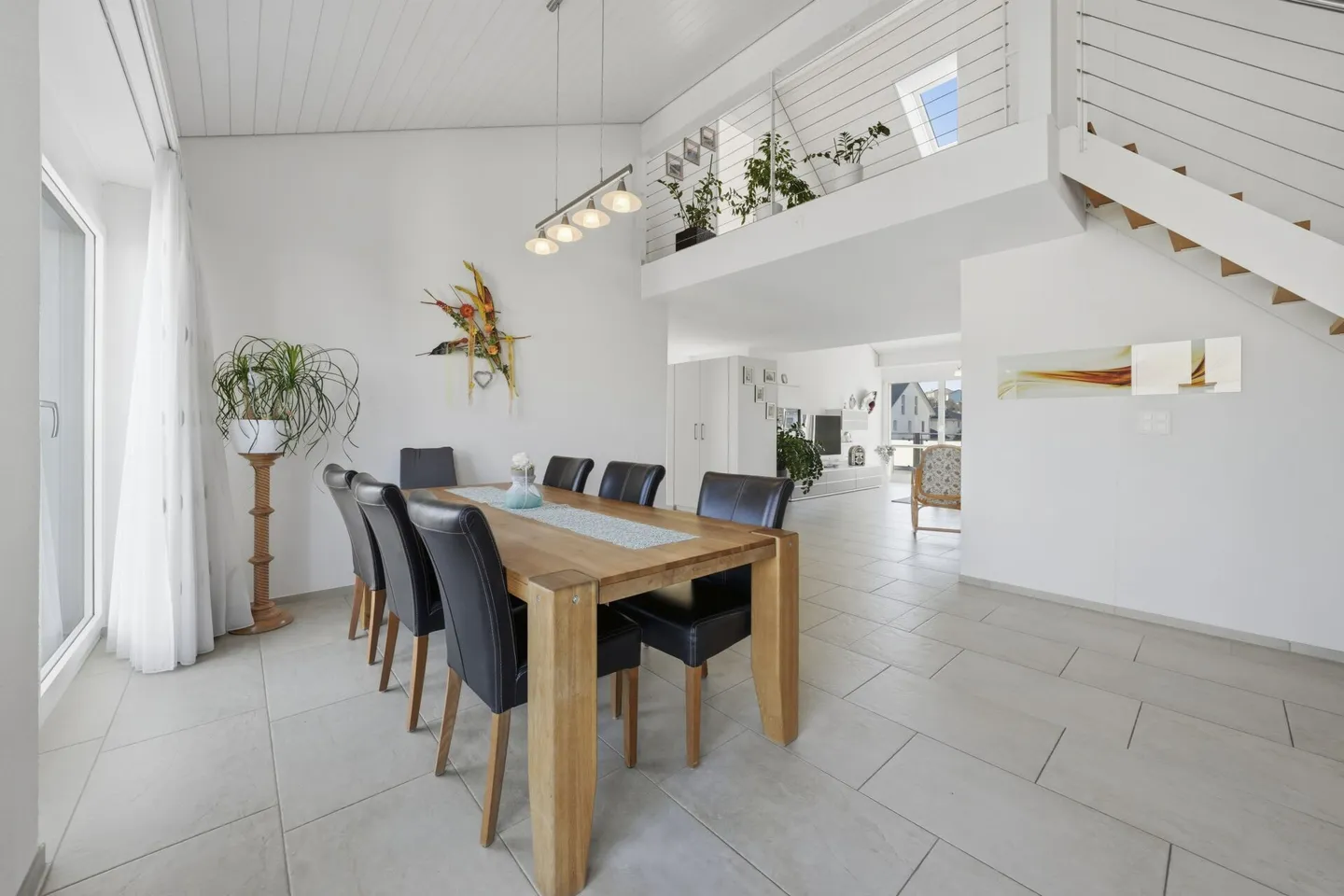 Geräumige Dachmaisonette mit Balkonen - Foto 3 von 24