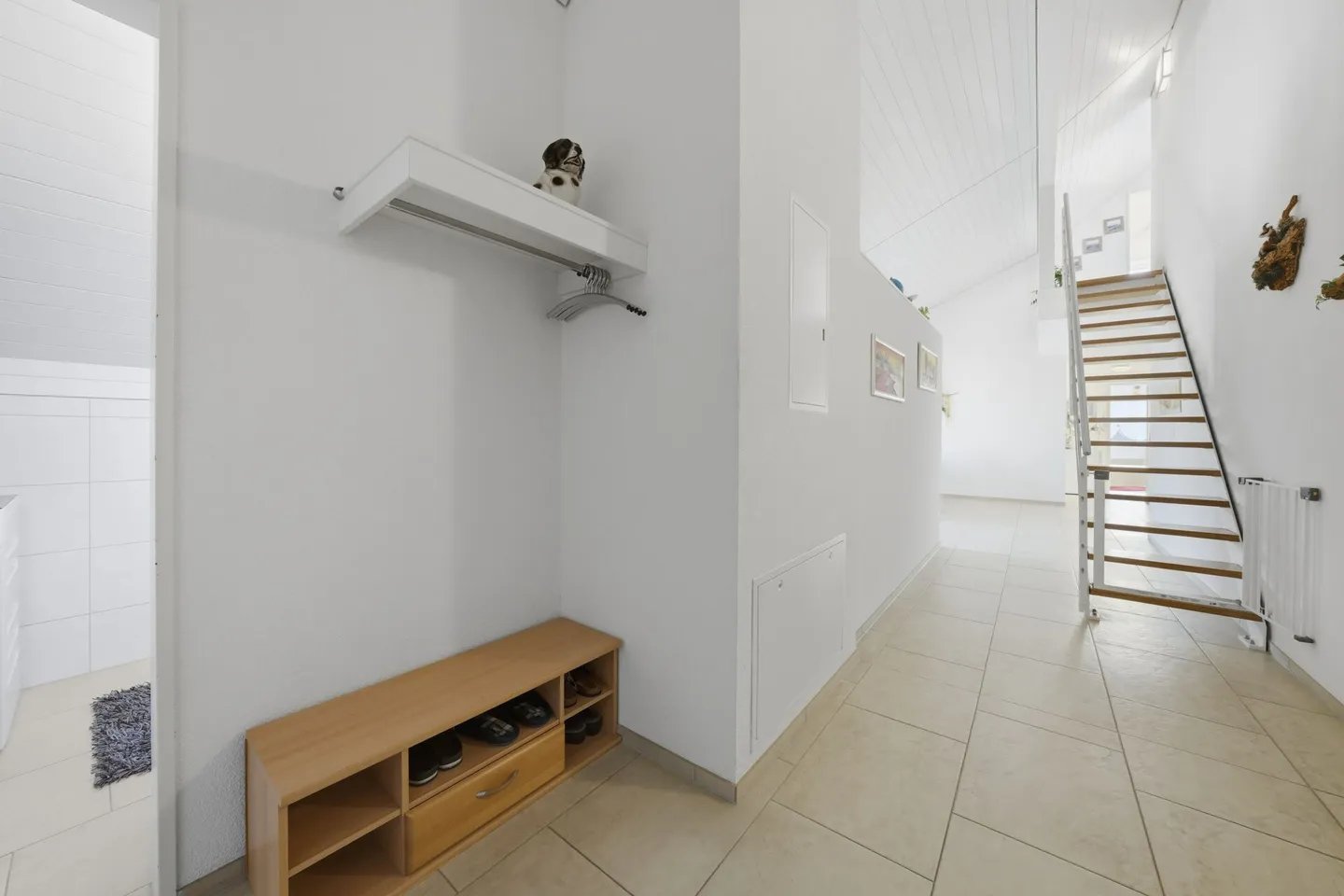 Geräumige Dachmaisonette mit Balkonen - Foto 12 von 24