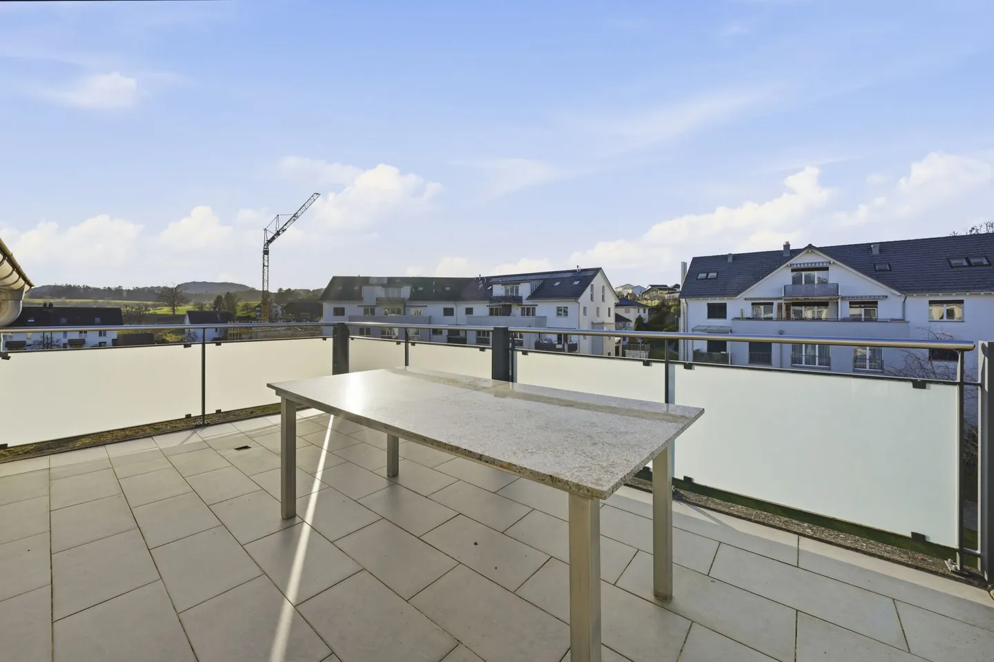 Geräumige Dachmaisonette mit Balkonen - Foto 16 von 24