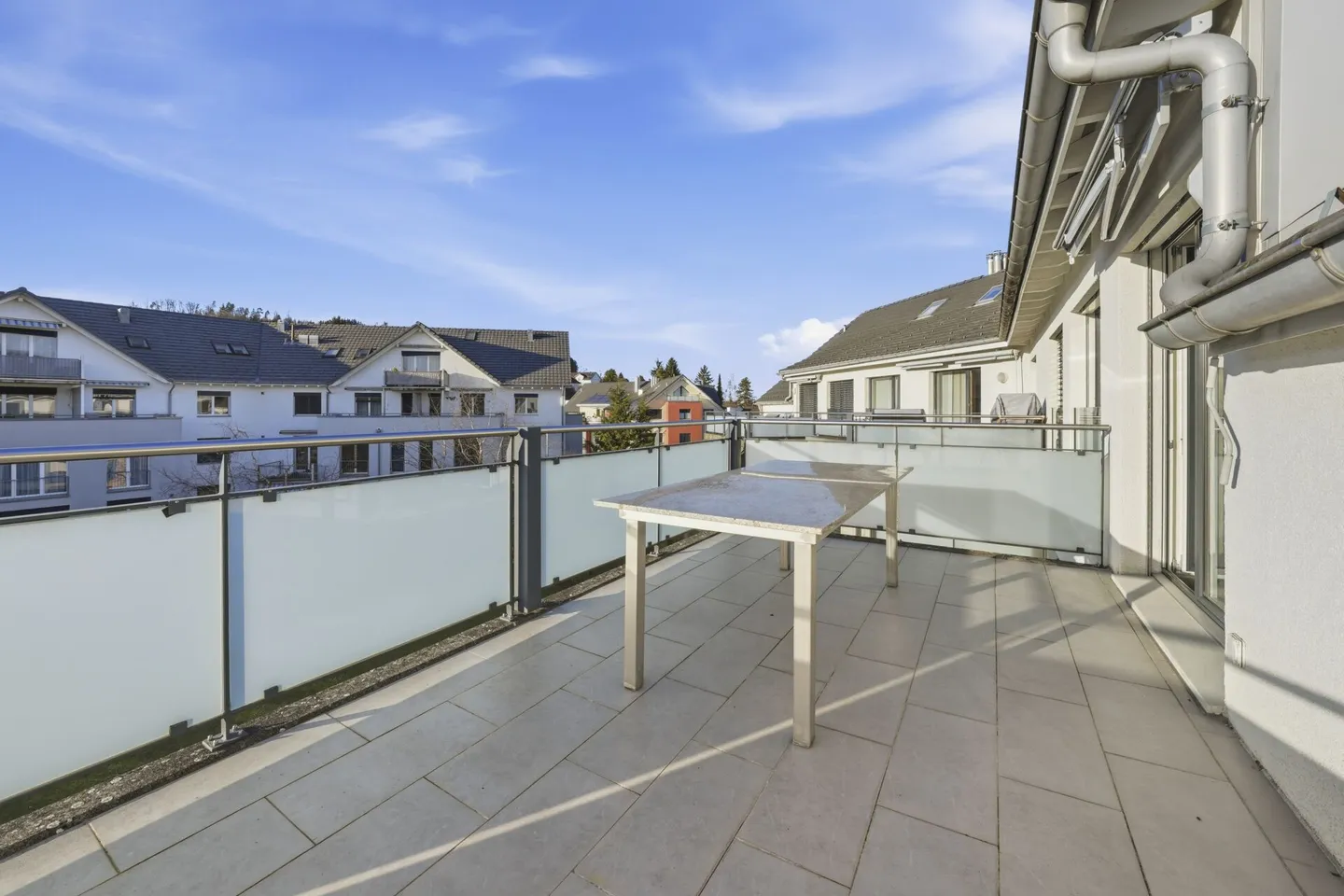 Geräumige Dachmaisonette mit Balkonen - Foto 17 von 24