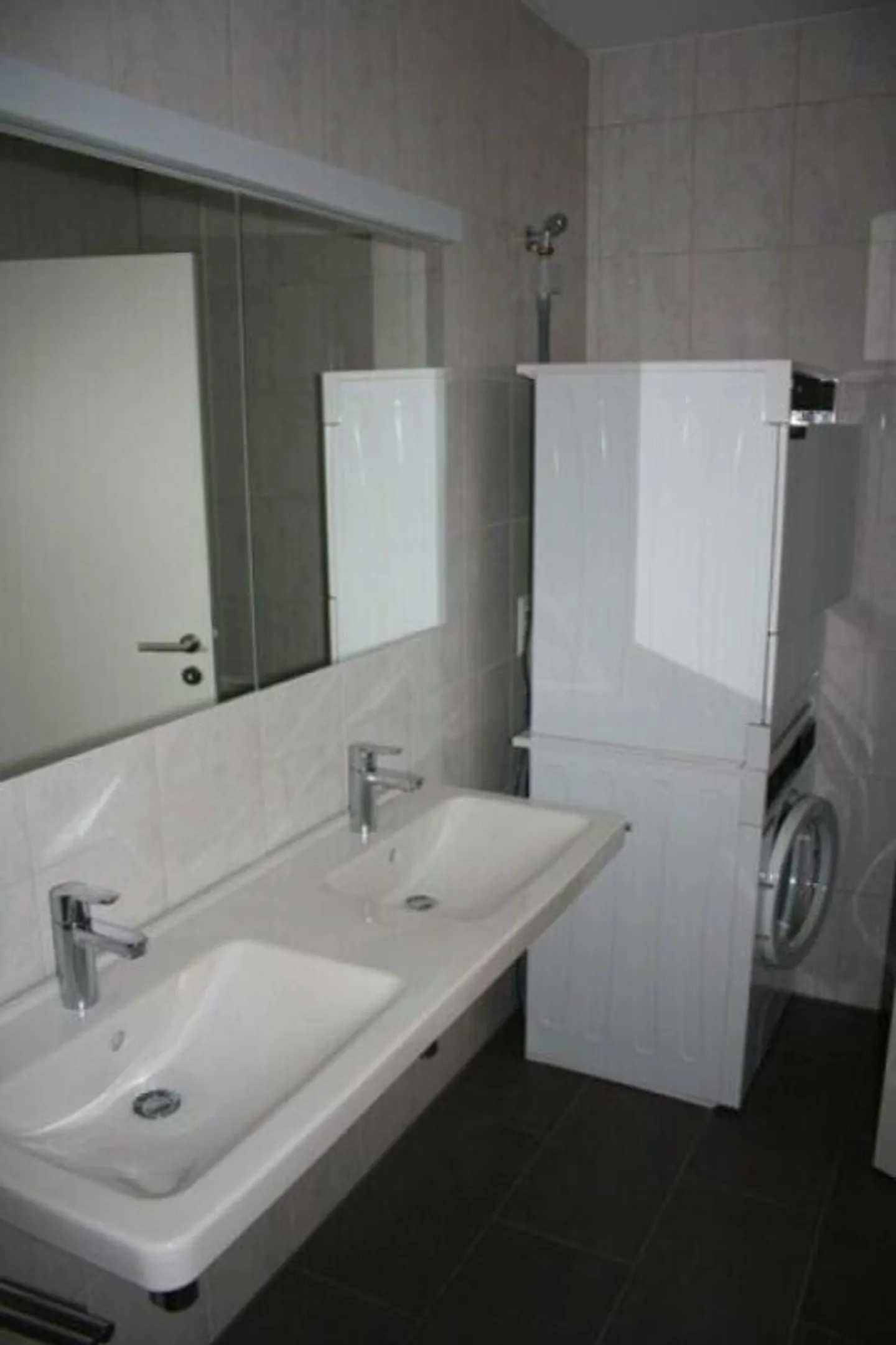 Appartement en attique de 3,5 pièces ensoleillé et calme - Photo 6 sur 8