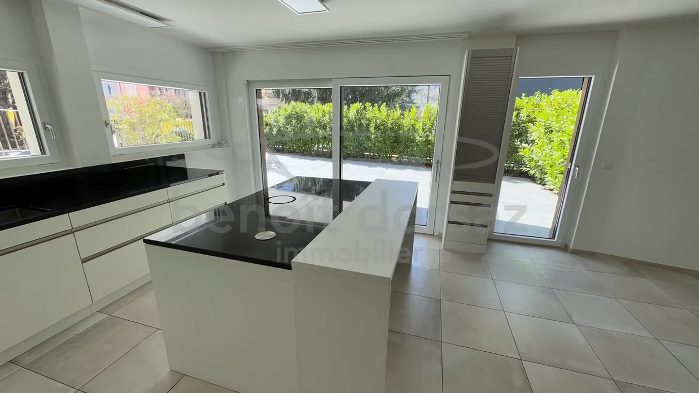 Appartement à vendre - Photo 2 sur 11