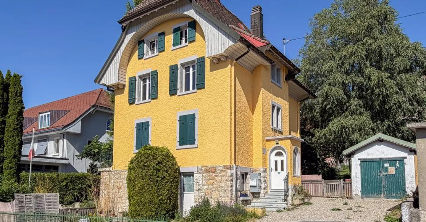 Maison multi-familiale au centre de Ste-Croix - Photo 1 sur 12