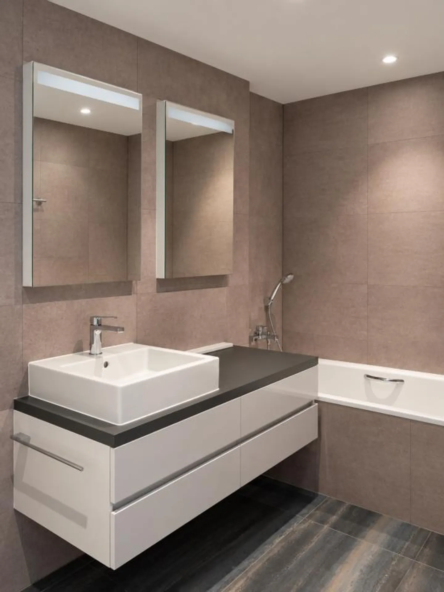 Modern 3 1/2-room apartment with gallery and underground parking space included - Photo 7 of 9