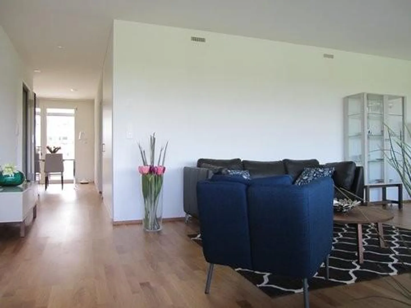 Proche WestSide : Belle appartement de 4.5 pièces avec joli patio - Photo 6 sur 11