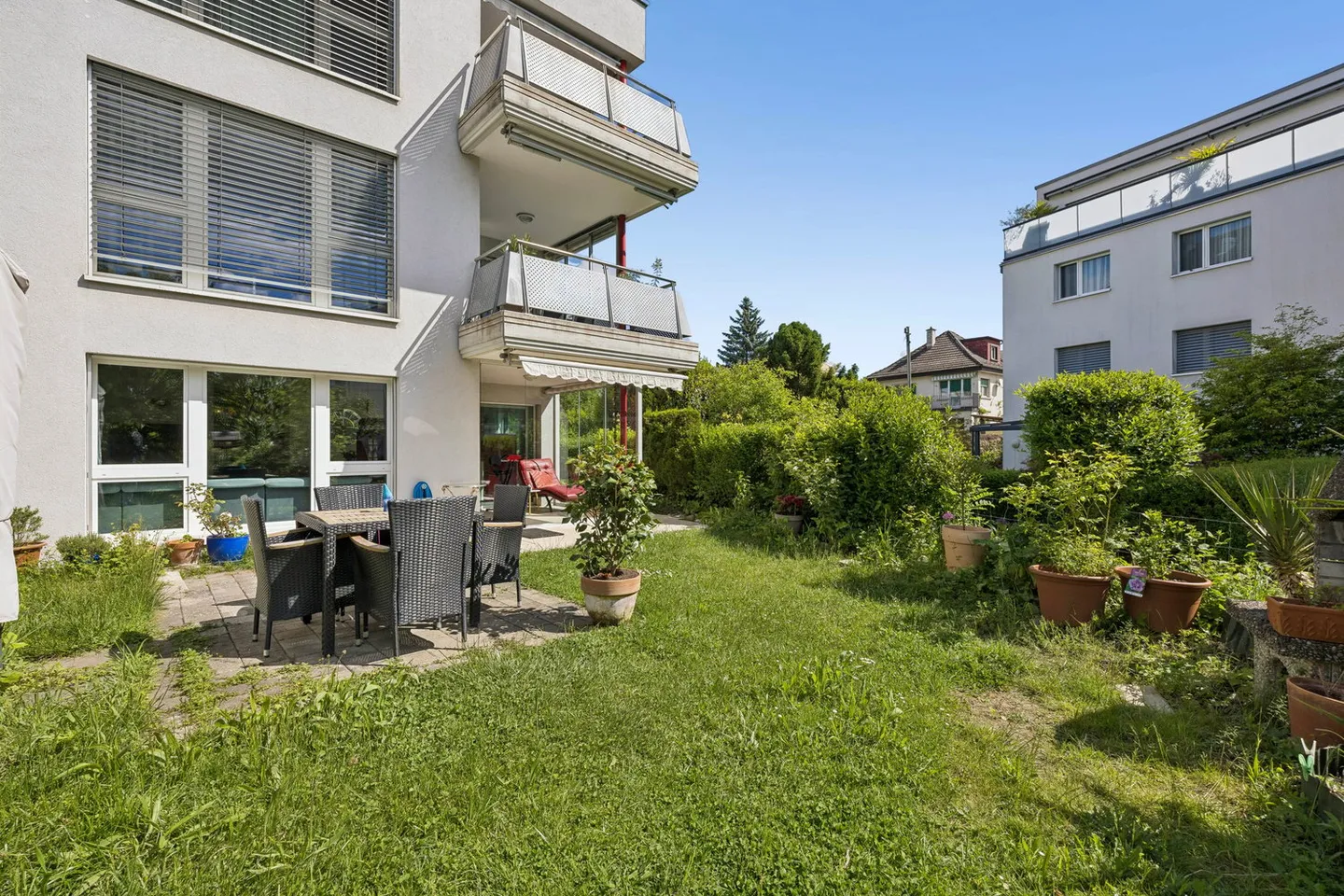 Appartement de jardin 3.5 pièces bien entretenu avec véranda - Photo 2 sur 25