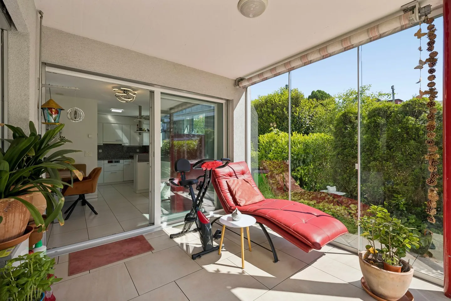 Appartement de jardin 3.5 pièces bien entretenu avec véranda - Photo 5 sur 25