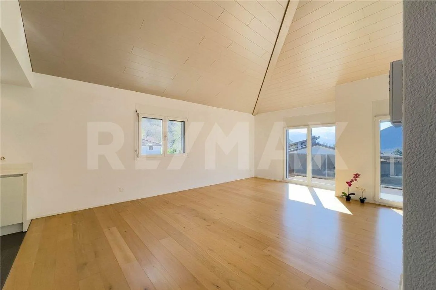 Penthouse elegante con vista montagne - Foto 5 di 13