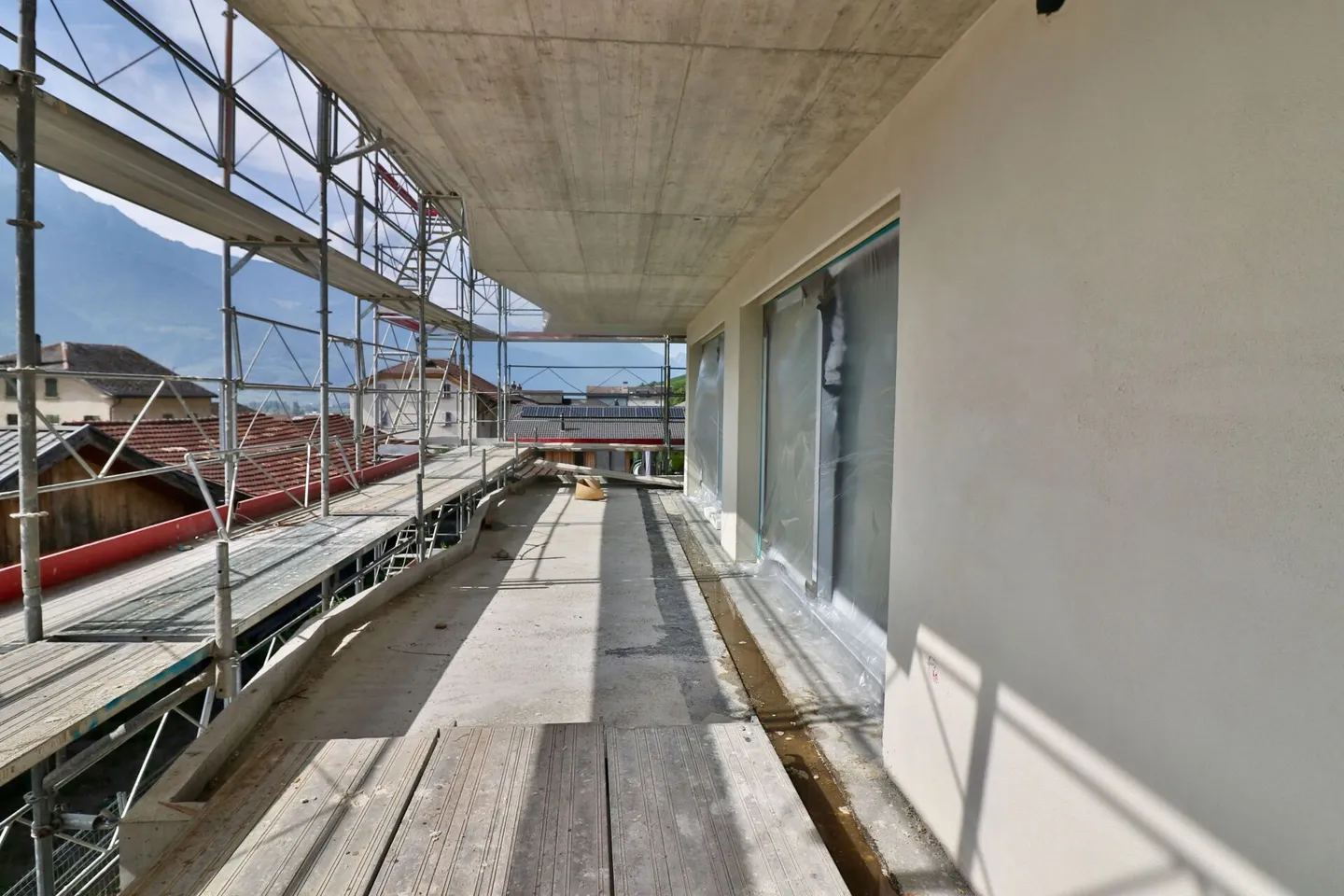 LEYTRON - THE RIGHT BALANCE, 3.5 ROOMS NEW - 50.5 m² TERRACE - Photo 8 of 13