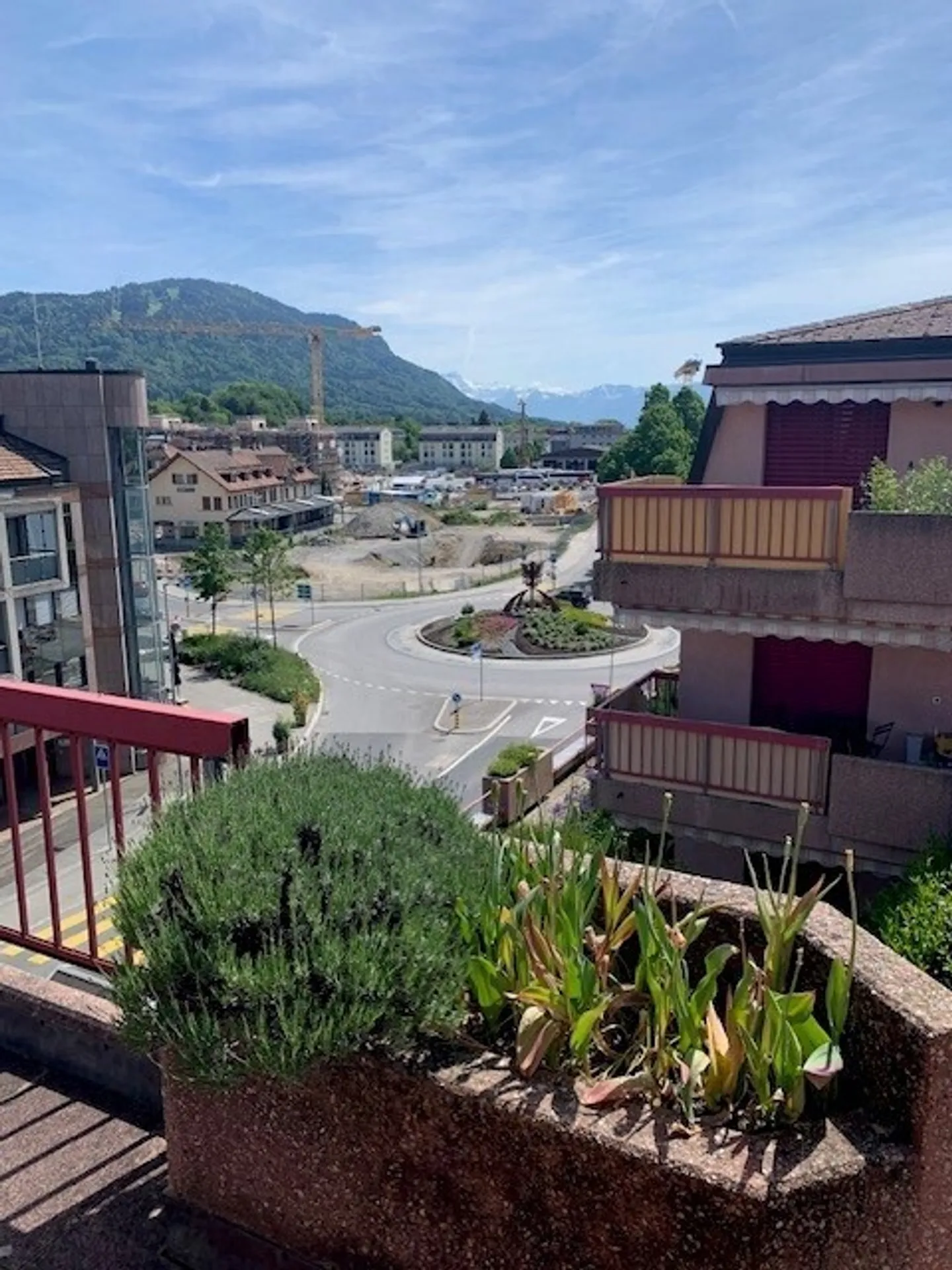 Spazio commerciale di circa 57 m² in affitto - Posizione centrale a Châtel-St-Denis. - Foto 1 di 7