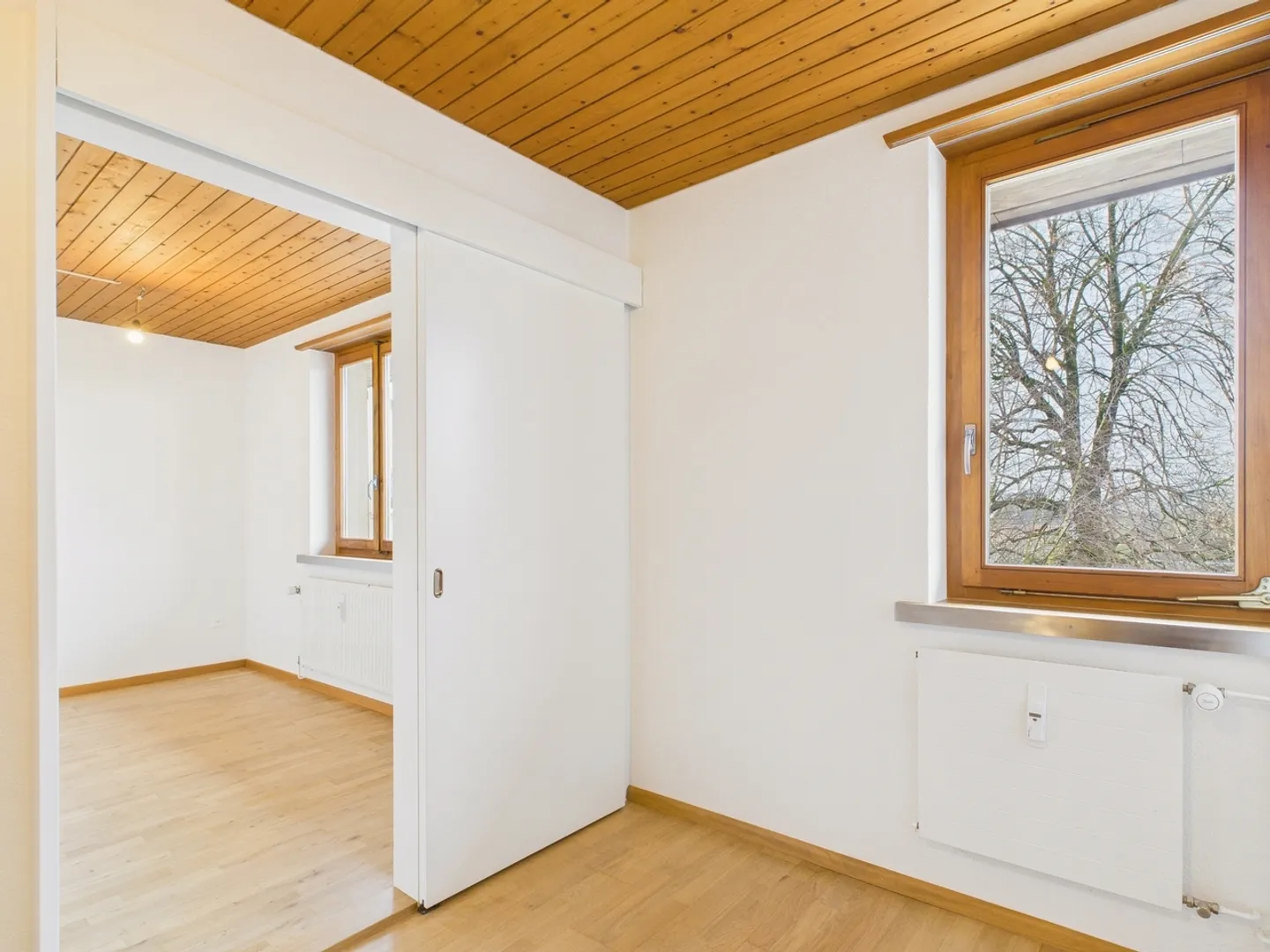 Appartamento ristrutturato di 5 stanze con terrazza a Wenslingen BL - Foto 7 di 13