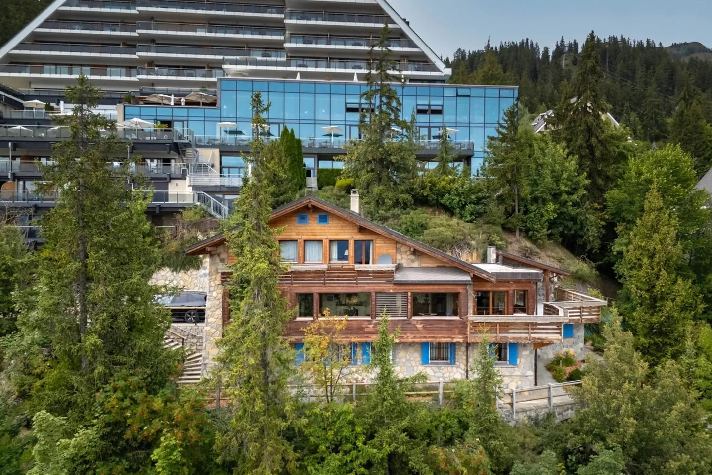 Splendido chalet che domina Crans-Montana - Foto 1 di 13