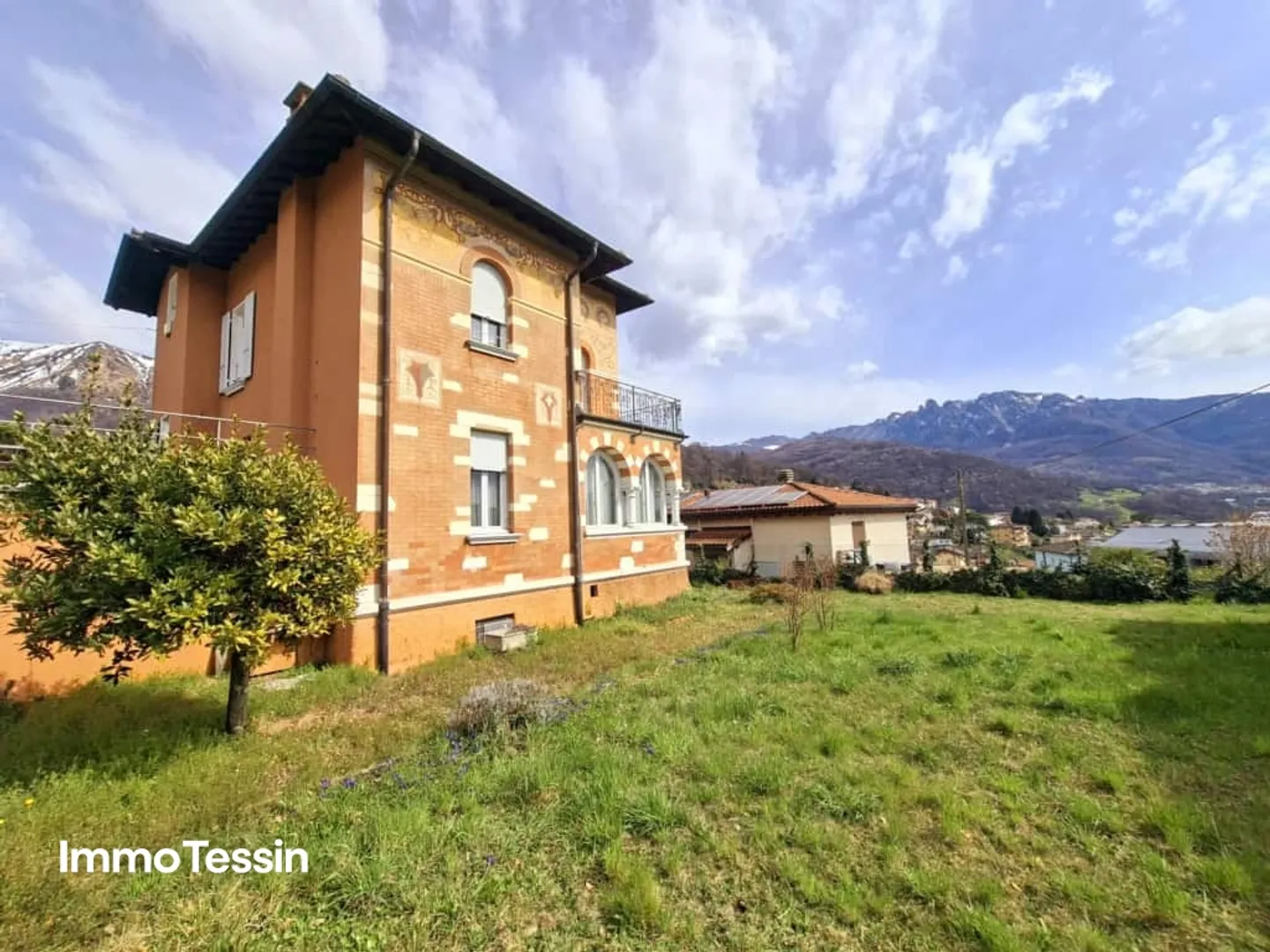 Unique Liberty House with Garden - Photo 1 of 13