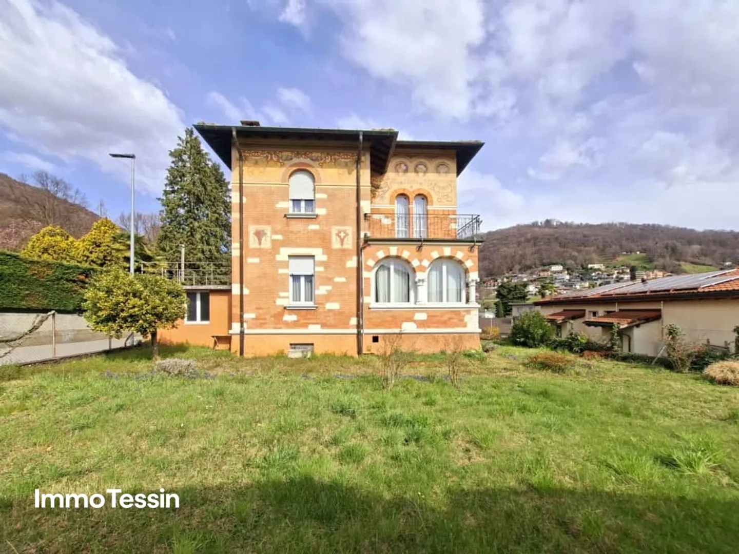 Unique Liberty House with Garden - Photo 2 of 13