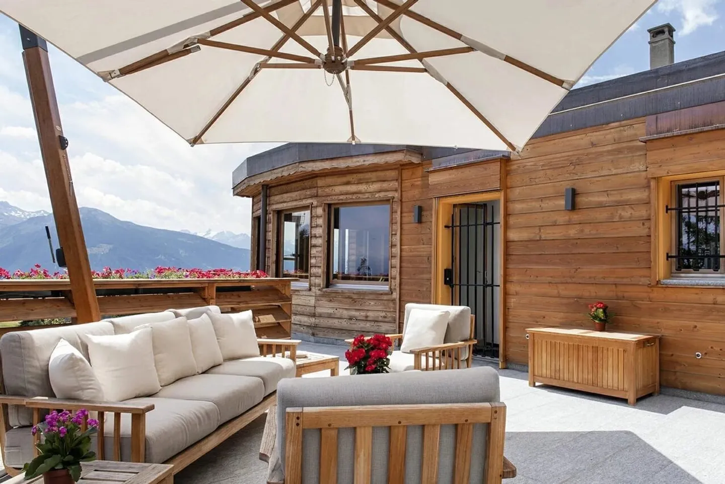 Splendido chalet che domina Crans-Montana - Foto 12 di 13