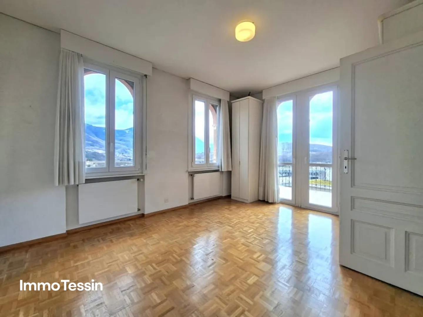 Unique Liberty House with Garden - Photo 10 of 13