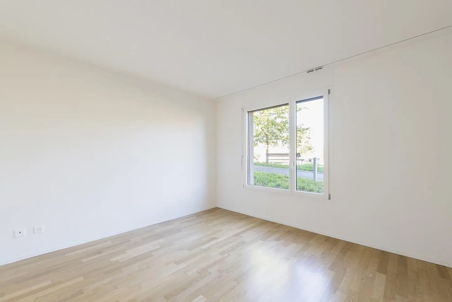 Modern, quiet 3 1/2-room apartment with garden seating area (loggia) - Photo 6 of 8