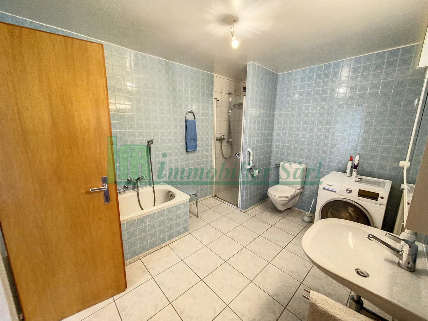 Residential and commercial building in Bex - Photo 8 of 10