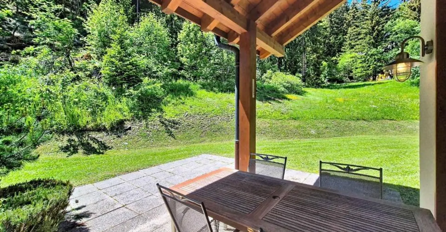Charming Apartment Near Ski Lifts - Photo 2 of 10