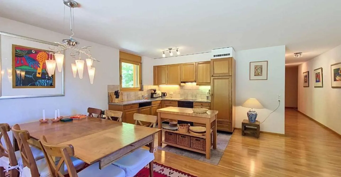 Charming Apartment Near Ski Lifts - Photo 4 of 10