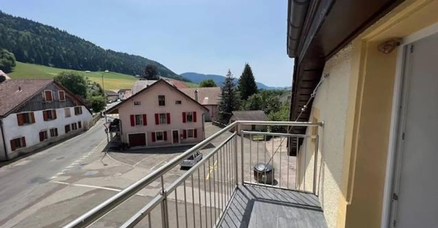 Immeuble rénové, 3 lots sur 5 loués, 4 appartements et un local commercial - Photo 7 of 11