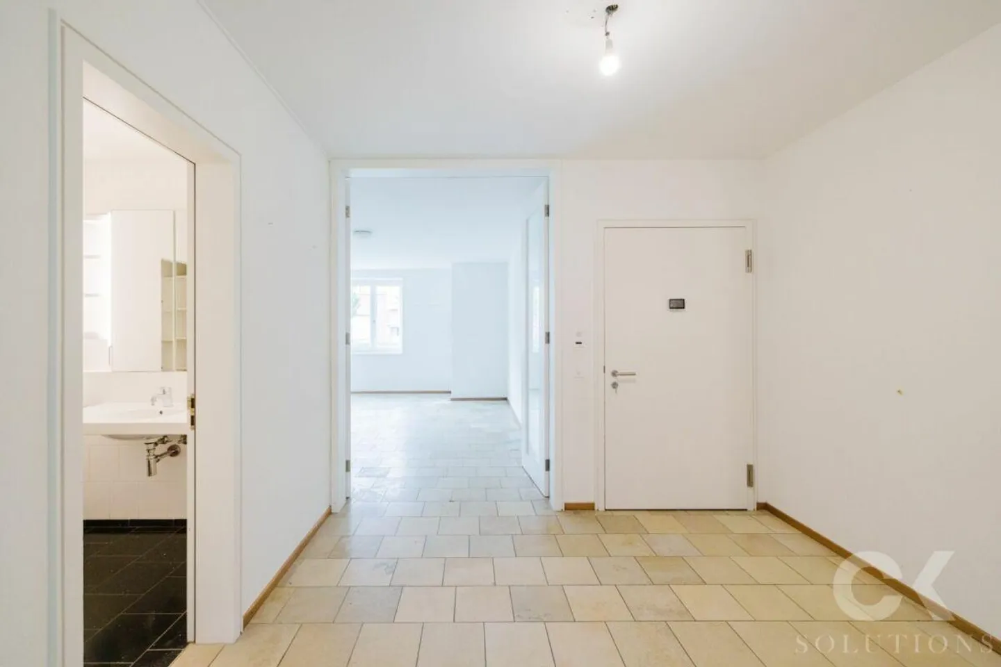 Appartement de jardin spacieux de 5 pièces à Oberwil - Vivre avec style - Photo 2 sur 14