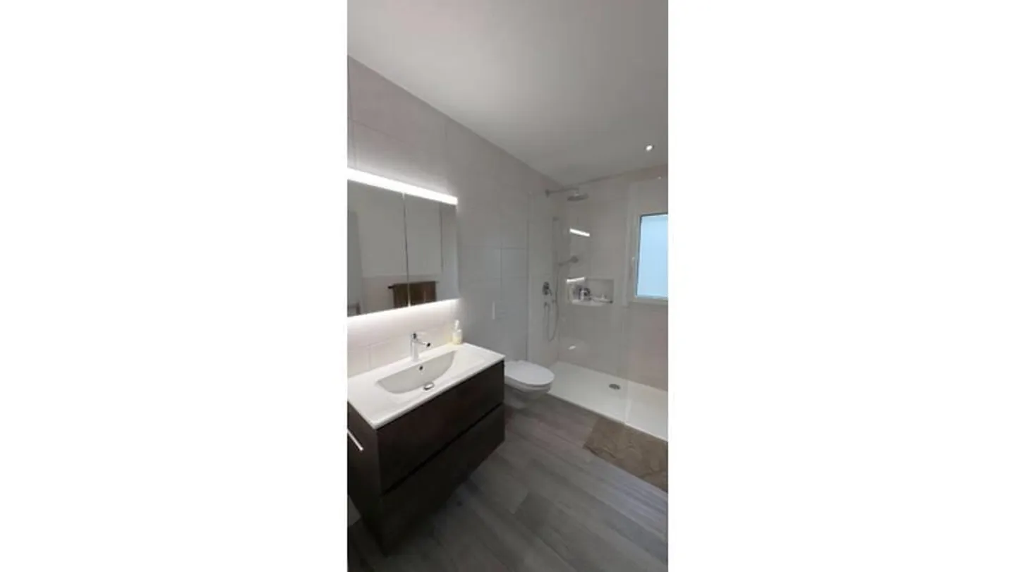 Modern Attic Apartment with Views - Photo 7 of 10