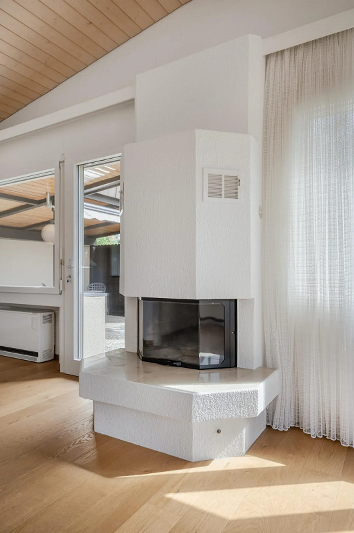 Single-family house with great potential and dreamlike view - Photo 4 of 16