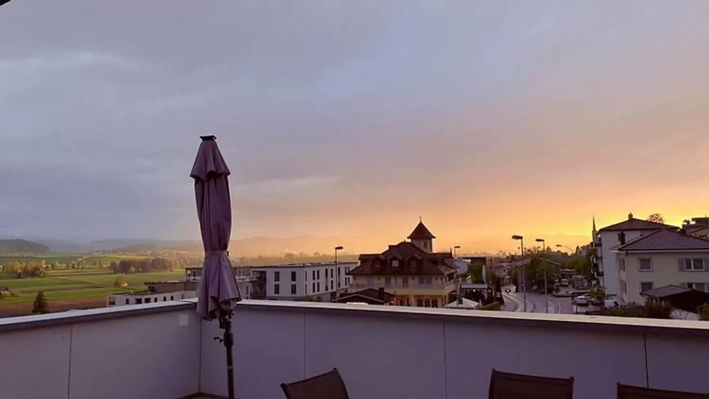 Modern Attic Apartment with Views - Photo 9 of 10
