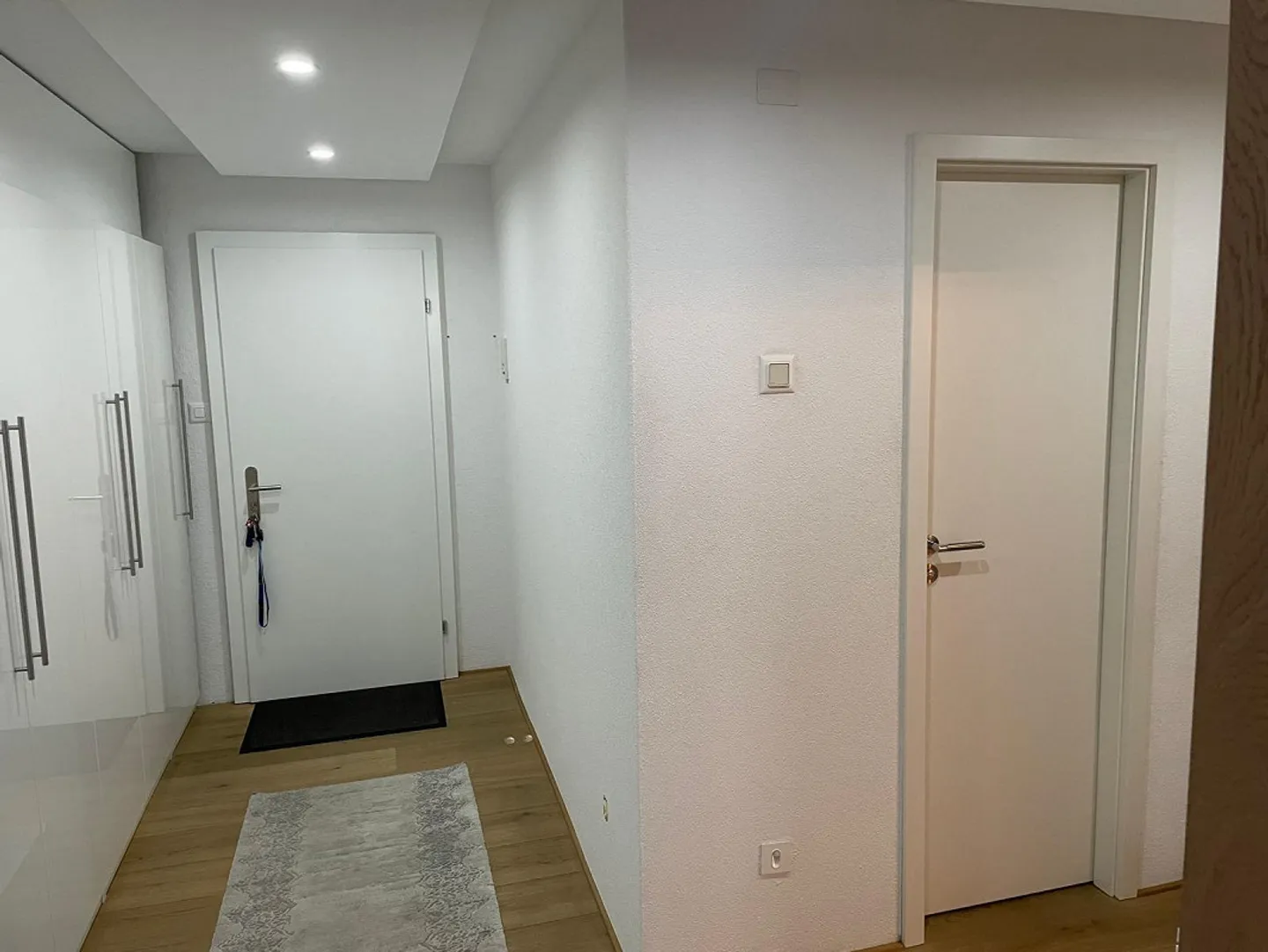 Modern 4-room apartment with balcony in Domat/Ems - Photo 4 of 9