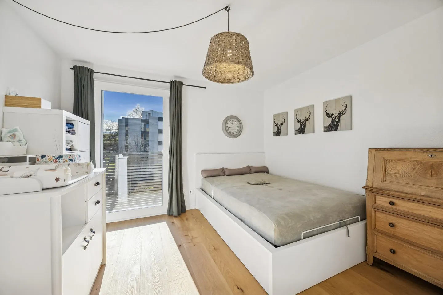 4.5-Zimmer-Doppeleinfamilienhaus in ruhigem Wohnquartier von Kerzers - Photo 7 of 13