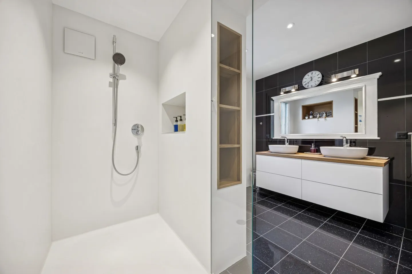 4.5-Zimmer-Doppeleinfamilienhaus in ruhigem Wohnquartier von Kerzers - Photo 8 of 13