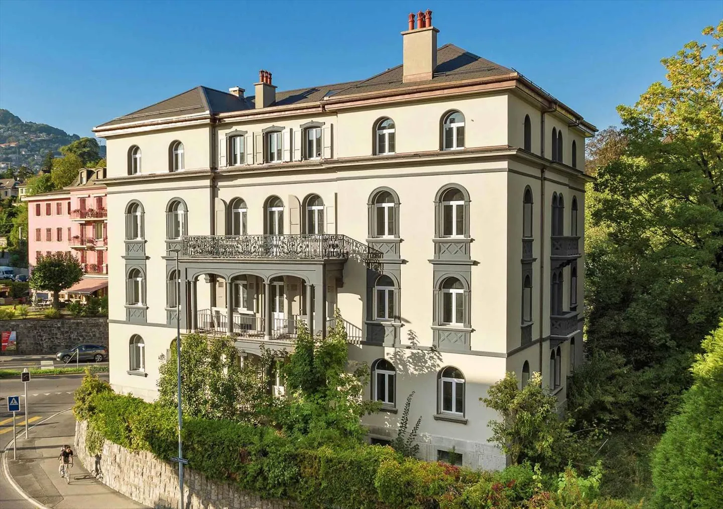 Penthouse - Spacious 3.5 Rooms 99 m2 + Attic in a Renovated Old Building - Photo 9 of 9