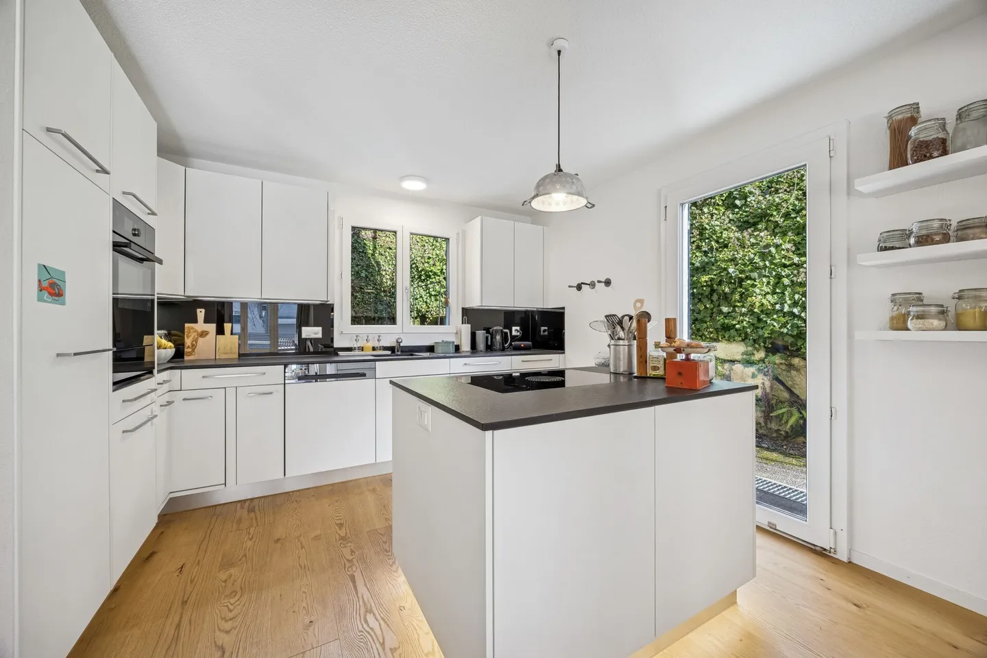 4.5-Zimmer-Doppeleinfamilienhaus in ruhigem Wohnquartier von Kerzers - Photo 4 of 13