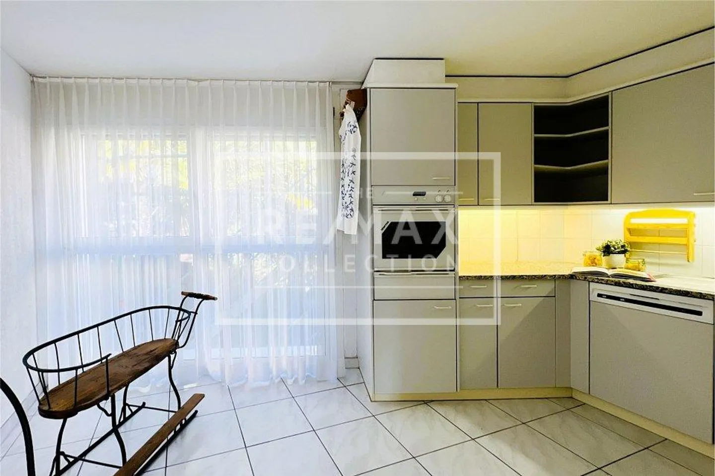 Appartement 5.5 pièces avec vue sur le lac - Photo 8 sur 13